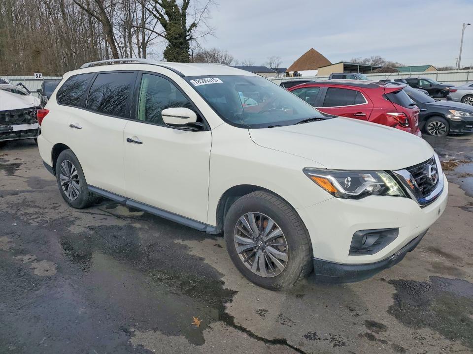 2018 Nissan Pathfinder sv