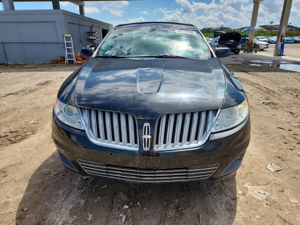 2010 Lincoln Townhouse MKS