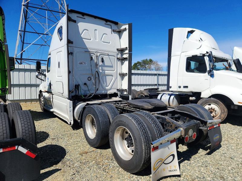 2020 Freightliner Cascadia 126 Semi Truck