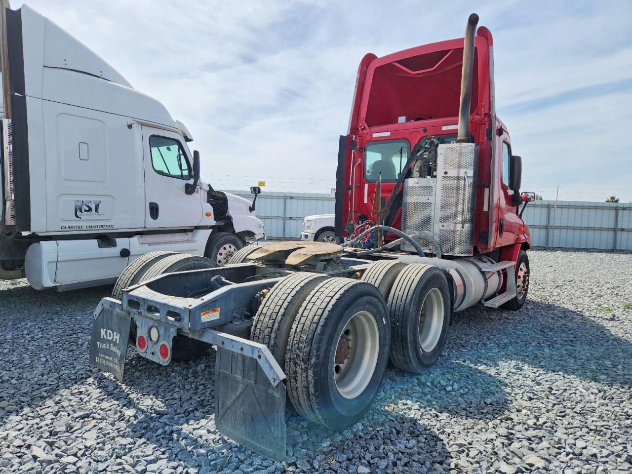 2011 Freightliner Cascadia Semi Truck