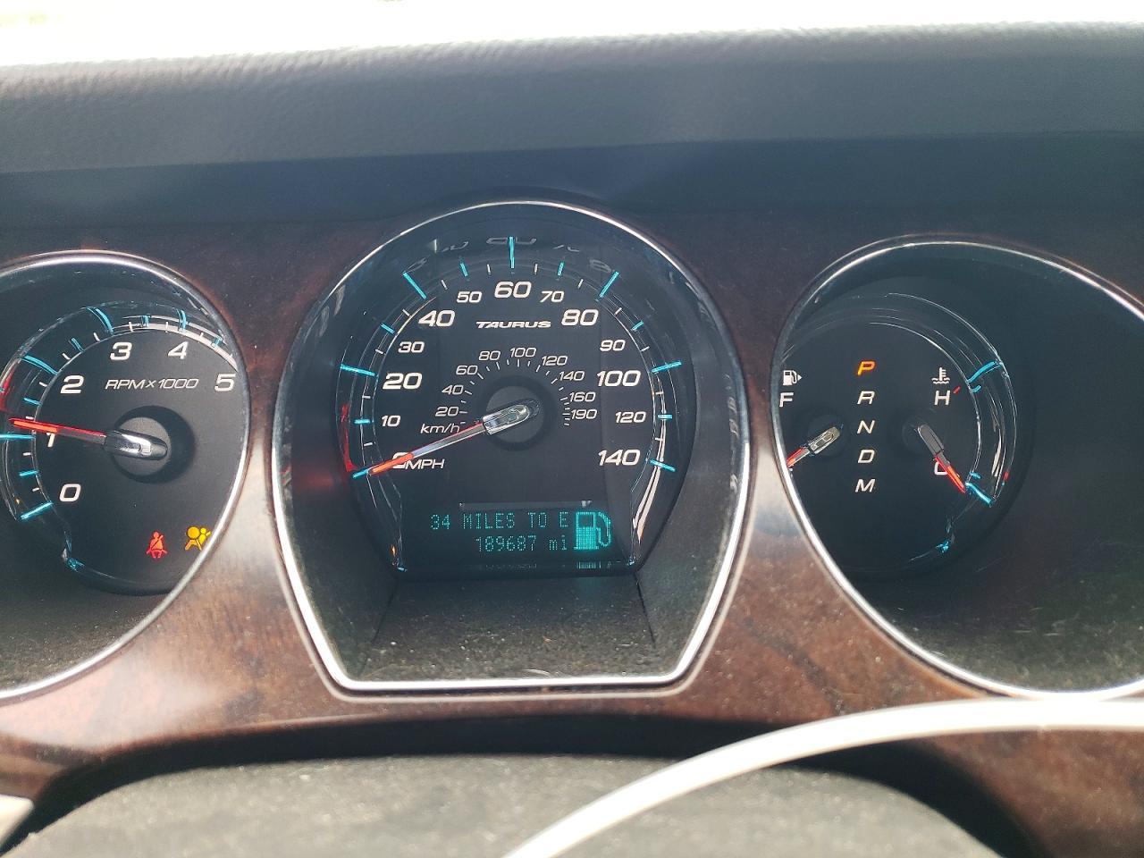 2010 Ford Taurus sel