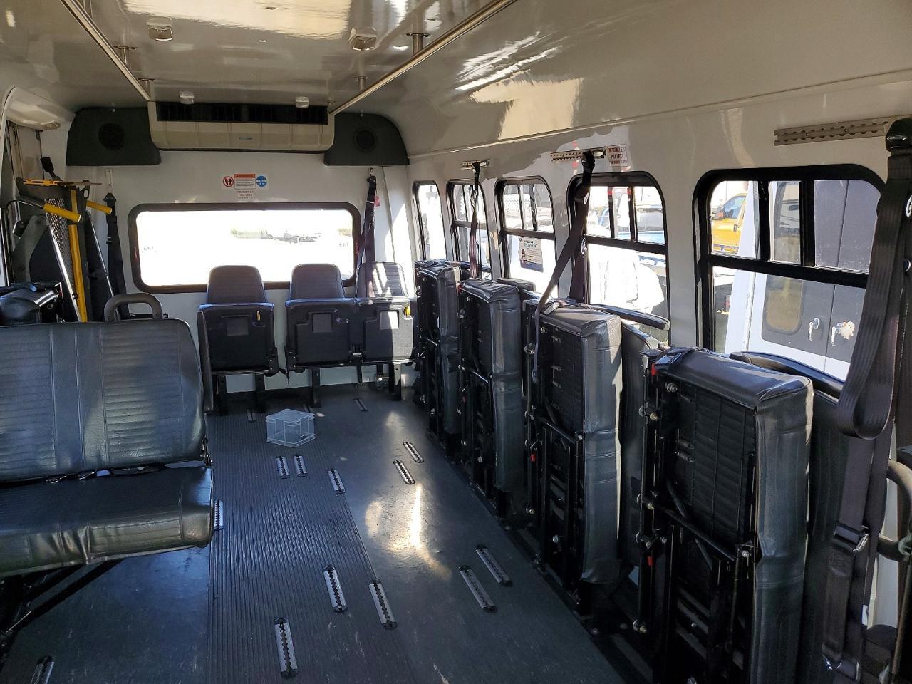 2012 Ford Econoline-Coach Bus