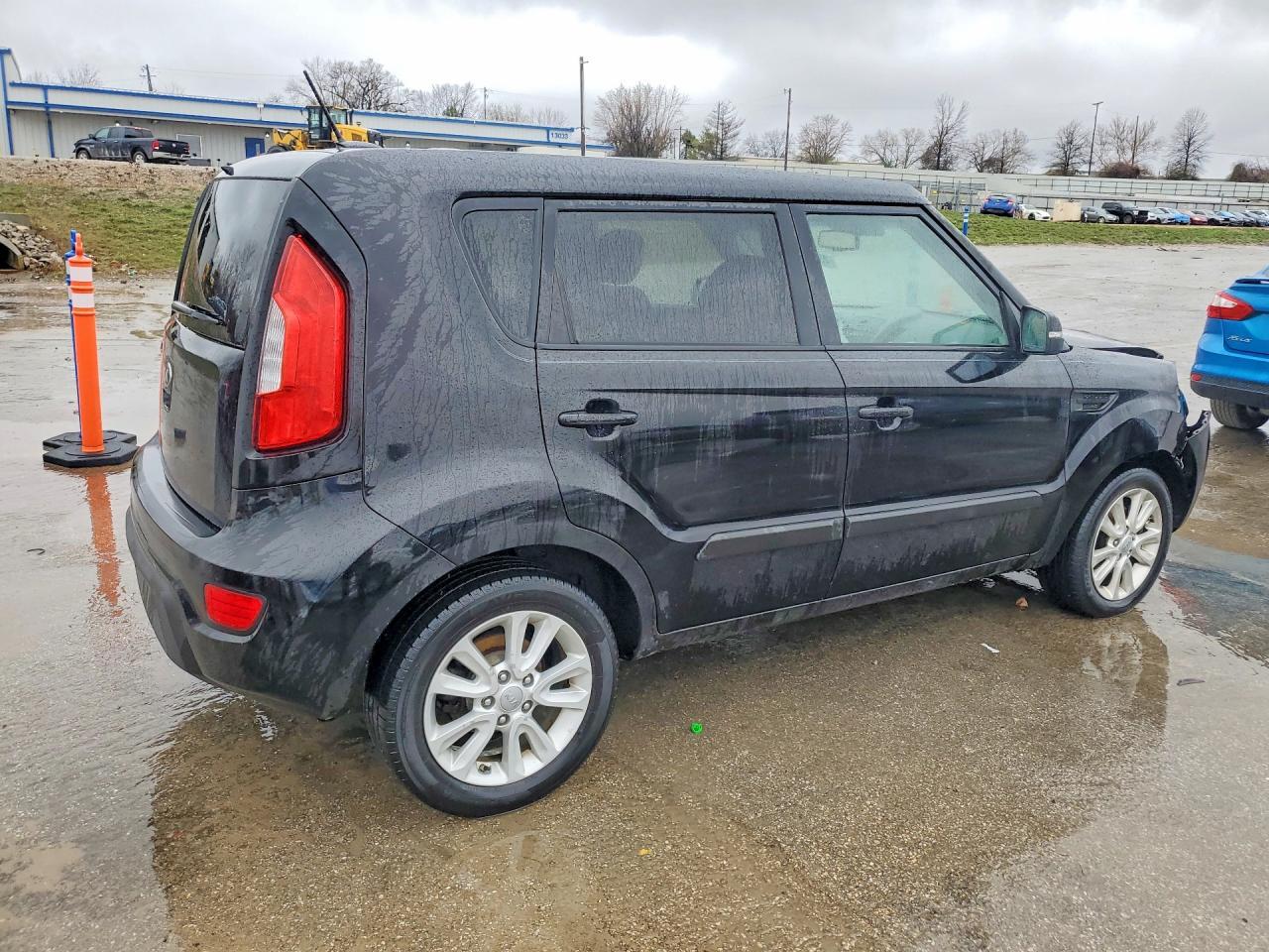 2013 KIA Soul +