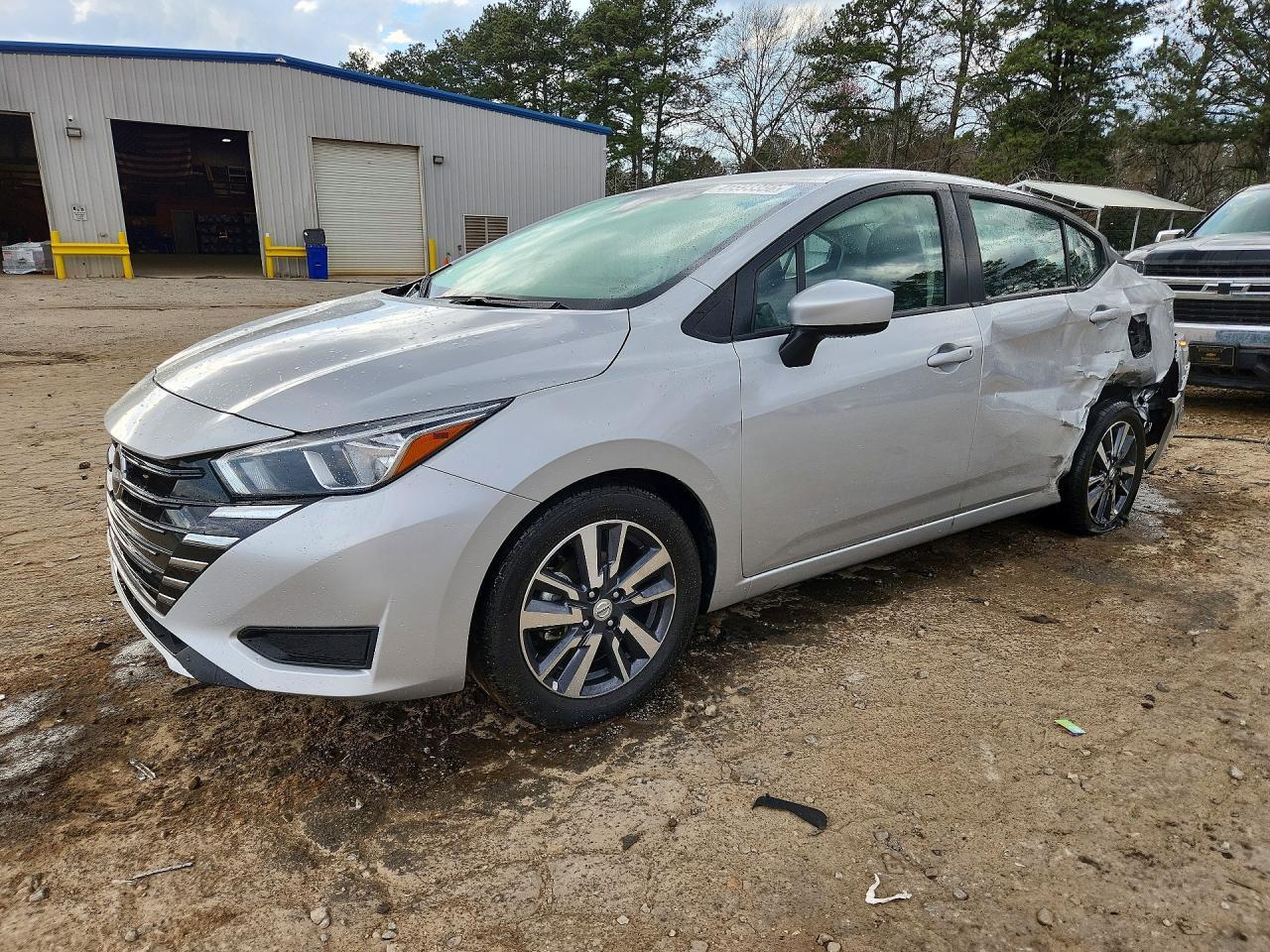 2024 Nissan Versa sv