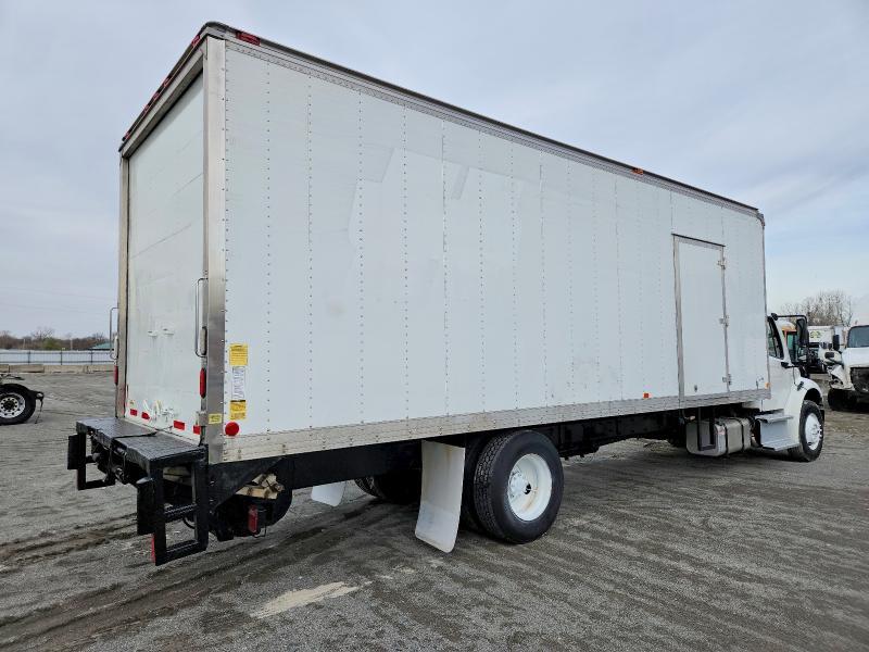 2016 Freightliner Business Class M2 BOX Truck