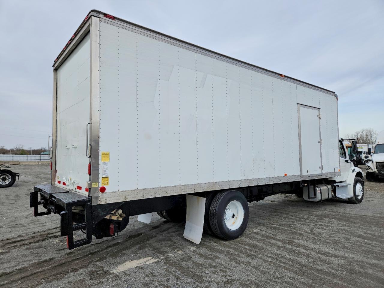 2016 Freightliner Business Class M2 BOX Truck