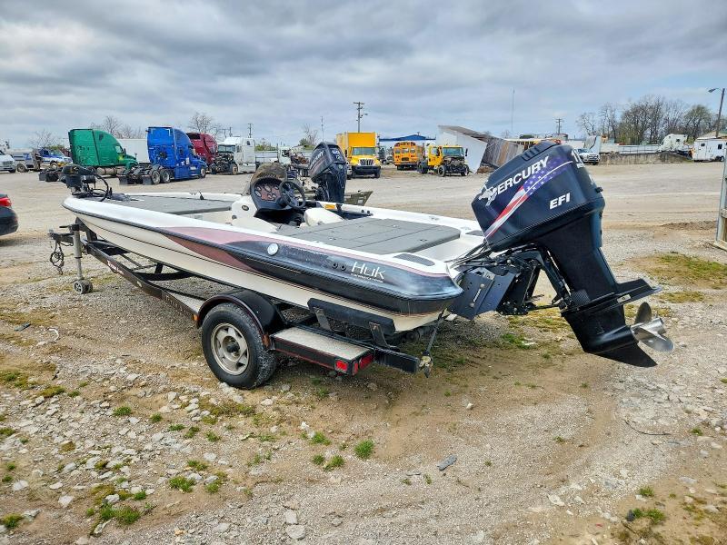 1999 Triton Boat