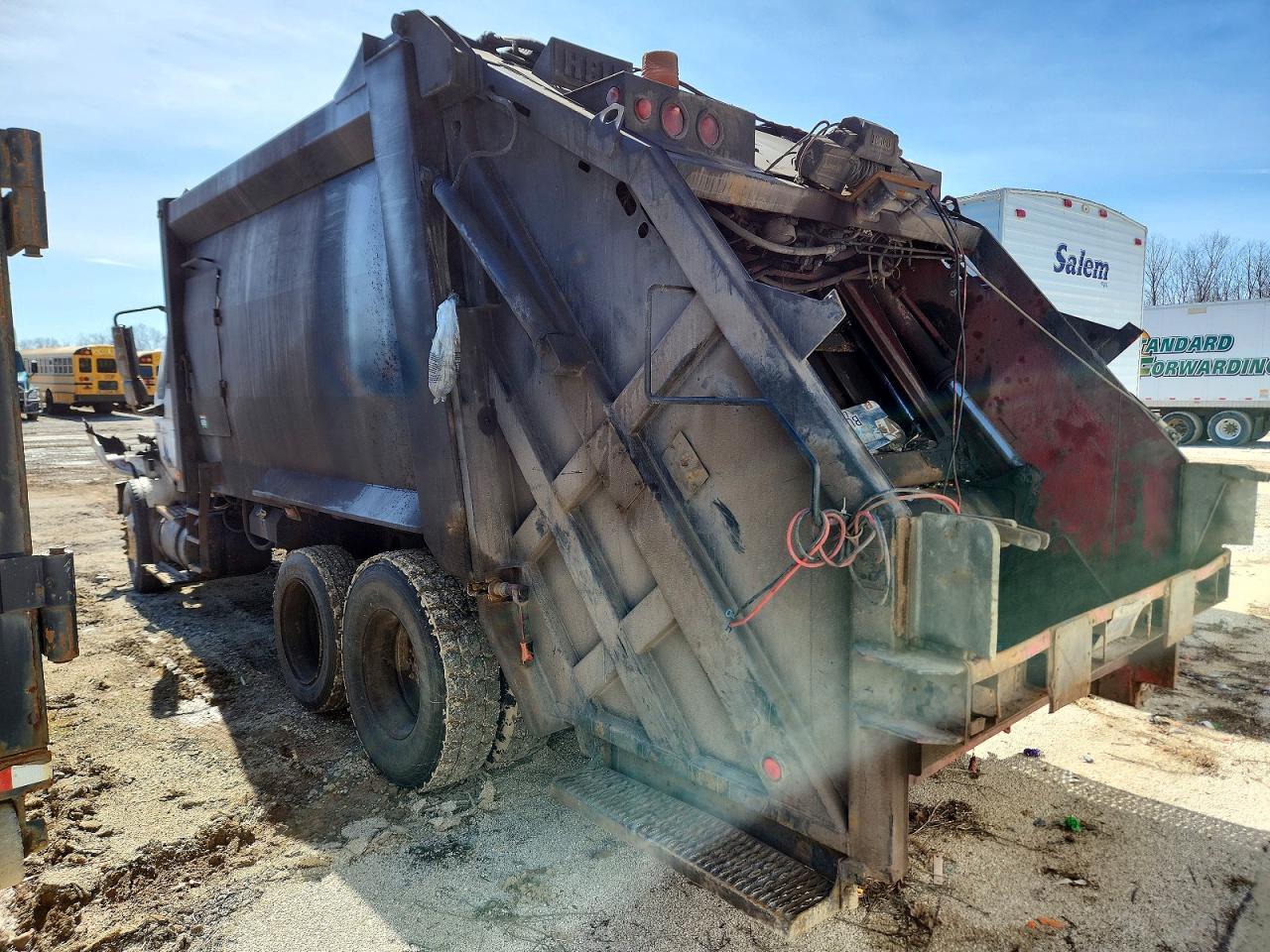 2005 International 7400-Truck Cab AND Chassis
