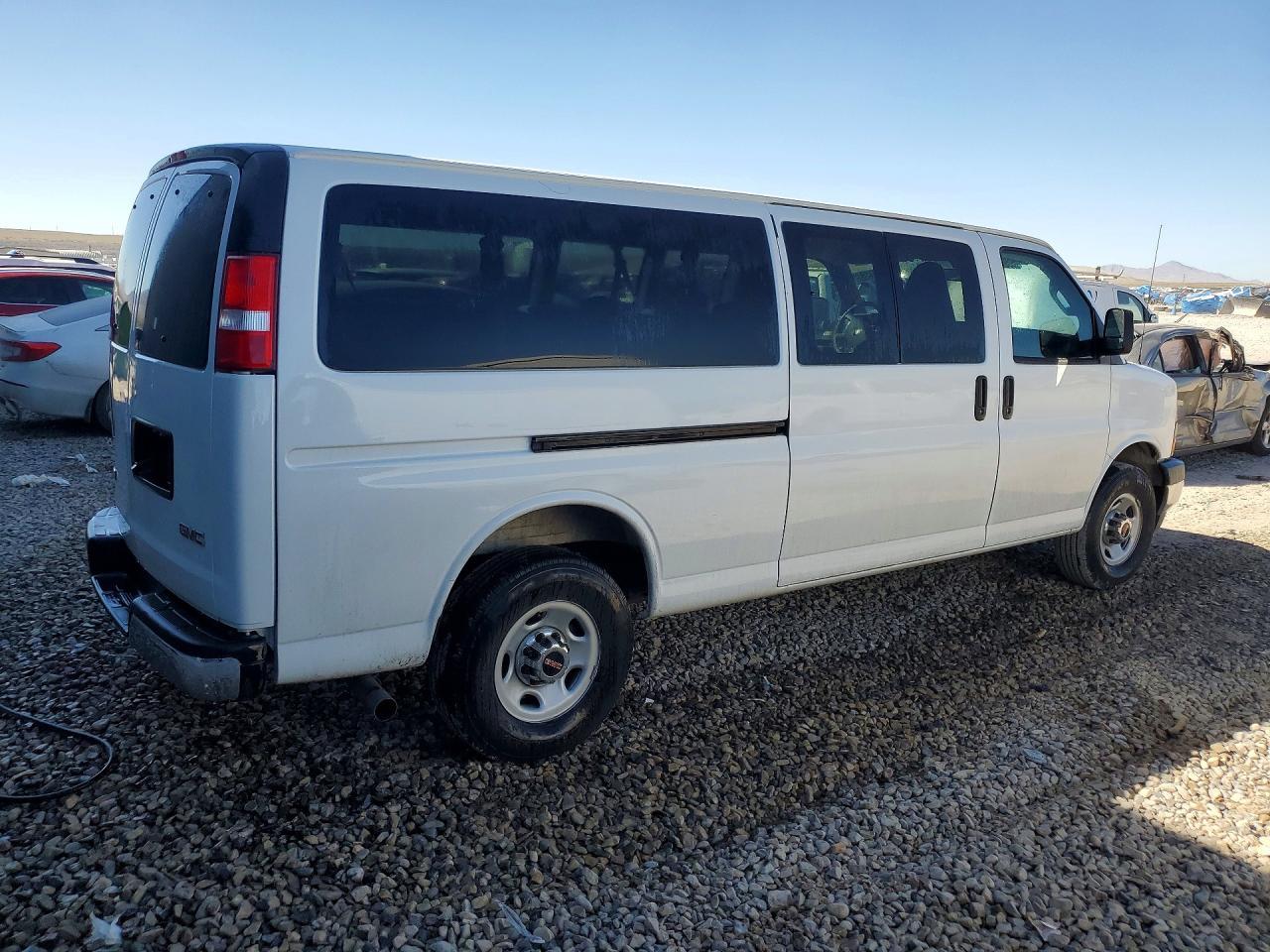 2025 GMC Savana G3500 LT