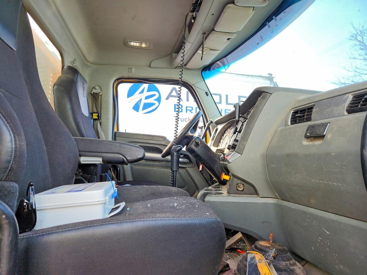 2019 Kenworth T880 Truck Cab AND Chassis