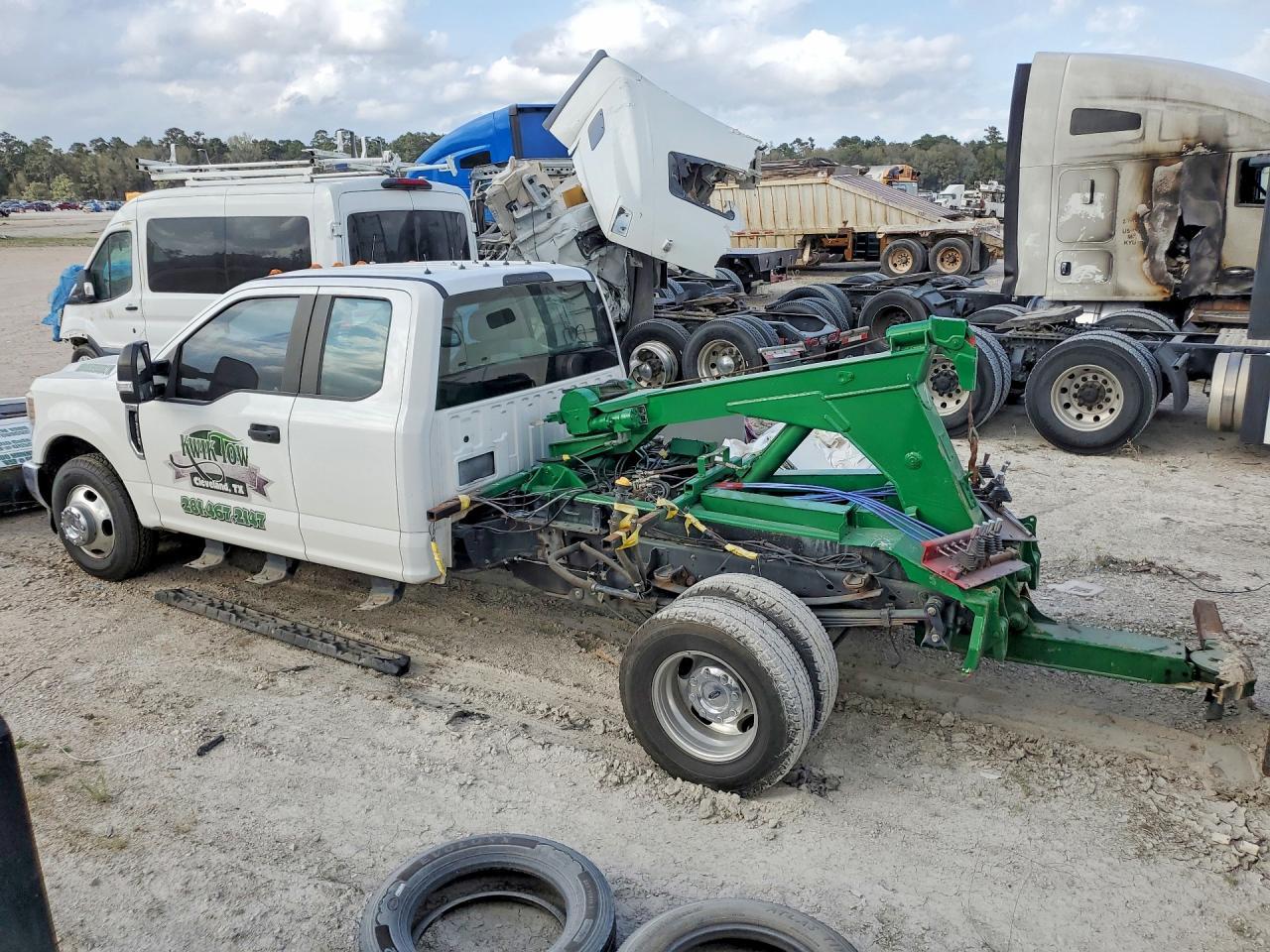 2019 Ford F350 Super-TOW Truck