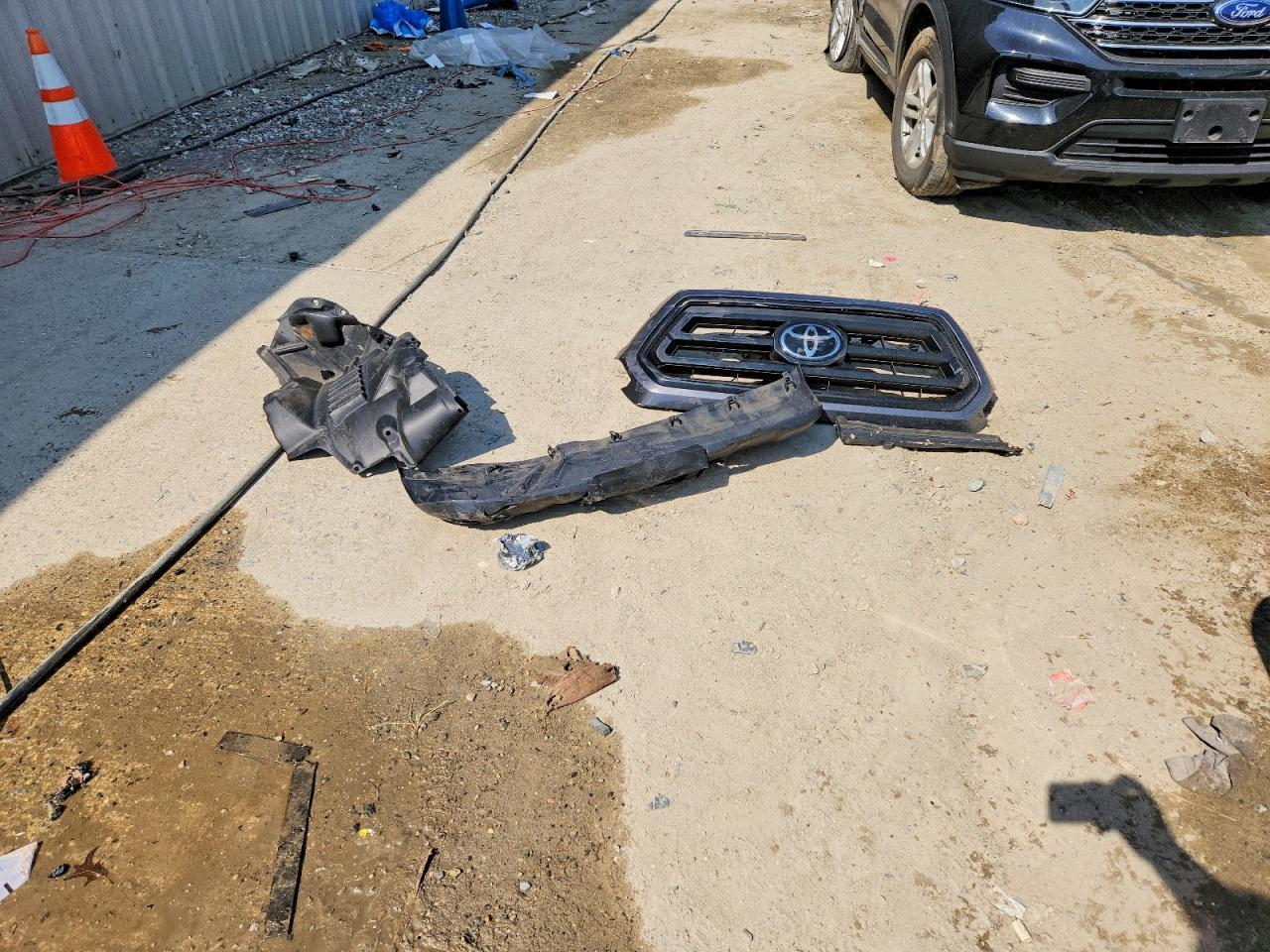2021 Toyota Tacoma SR V6