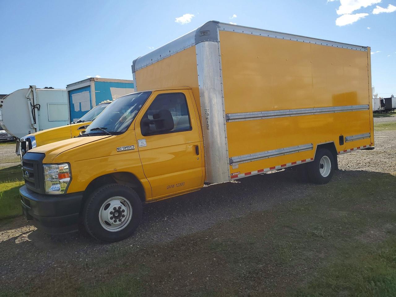2022 Ford E350 BOX Truck