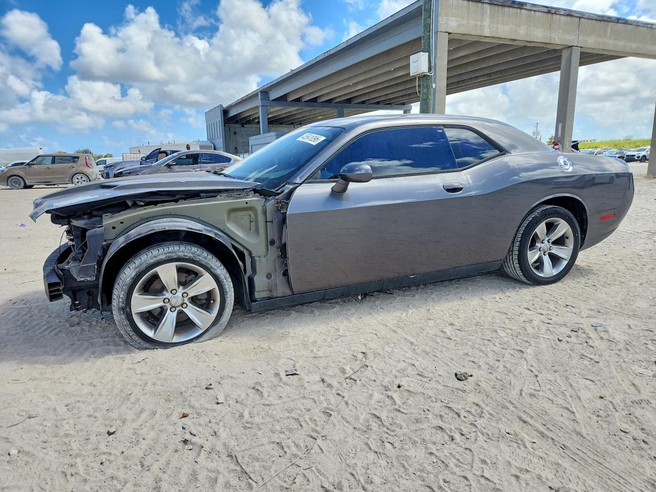 2015 Dodge Challenger sxt
