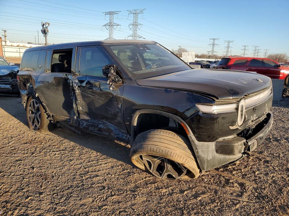 2025 Rivian R1S Adventure
