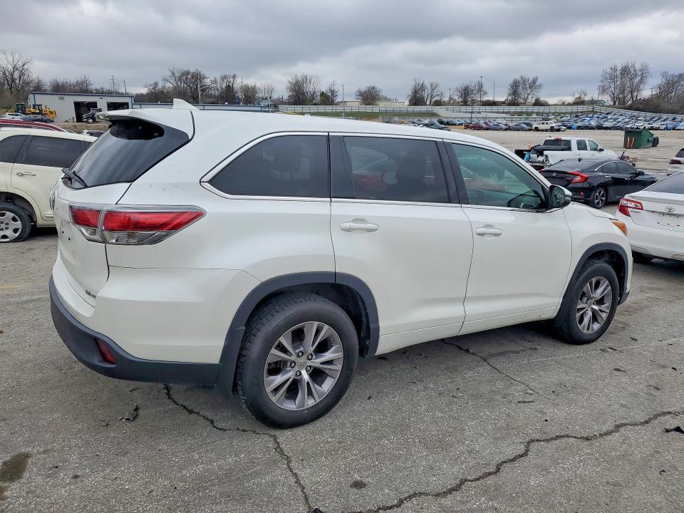 2015 Toyota Highlander le Plus