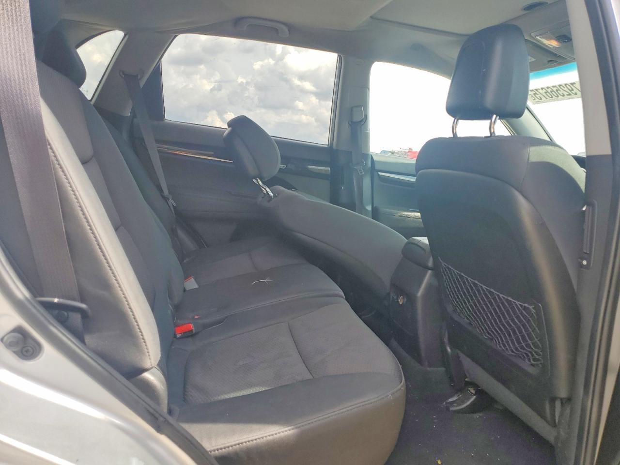 2011 KIA Sorento lx