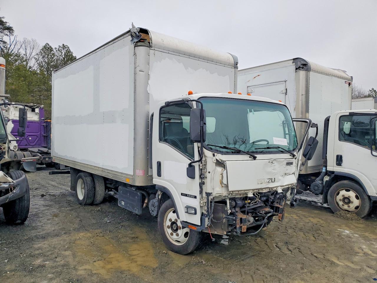 2017 Isuzu NRR BOX Truck