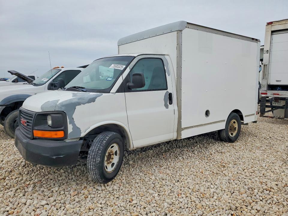 2004 GMC Savana BOX Truck