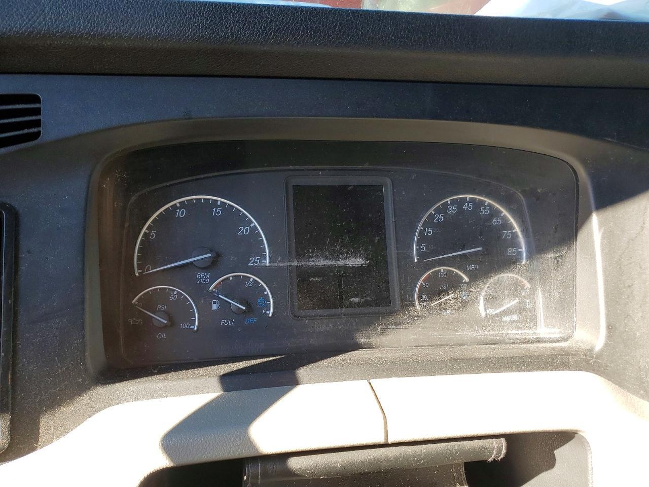 2018 Freigliner 2018 Freightliner Cascadia 126 Semi Truck