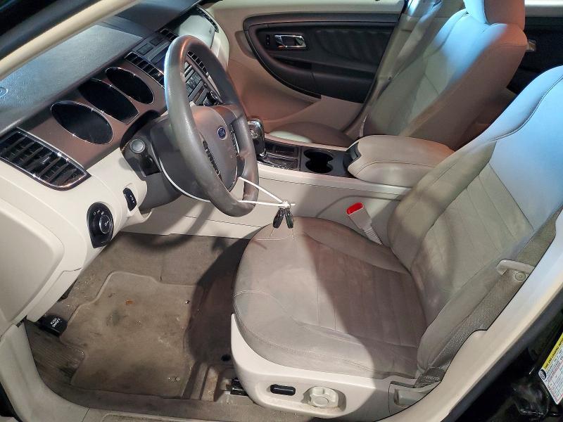 2010 Ford Taurus se