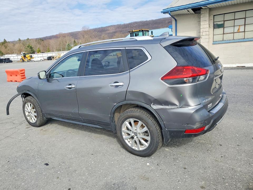 2020 Nissan Rogue sv