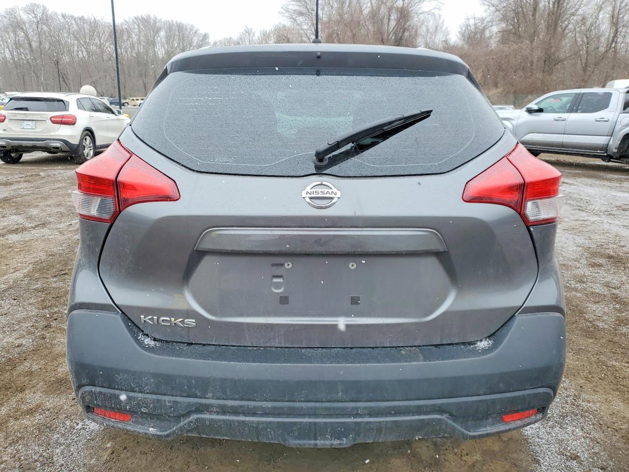 2019 Nissan Kicks s