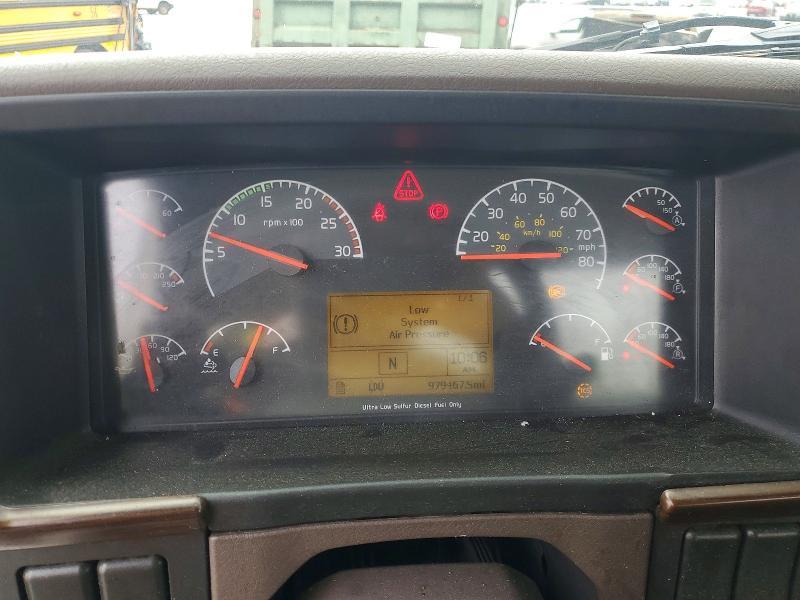 2017 Volvo VNL Semi Truck