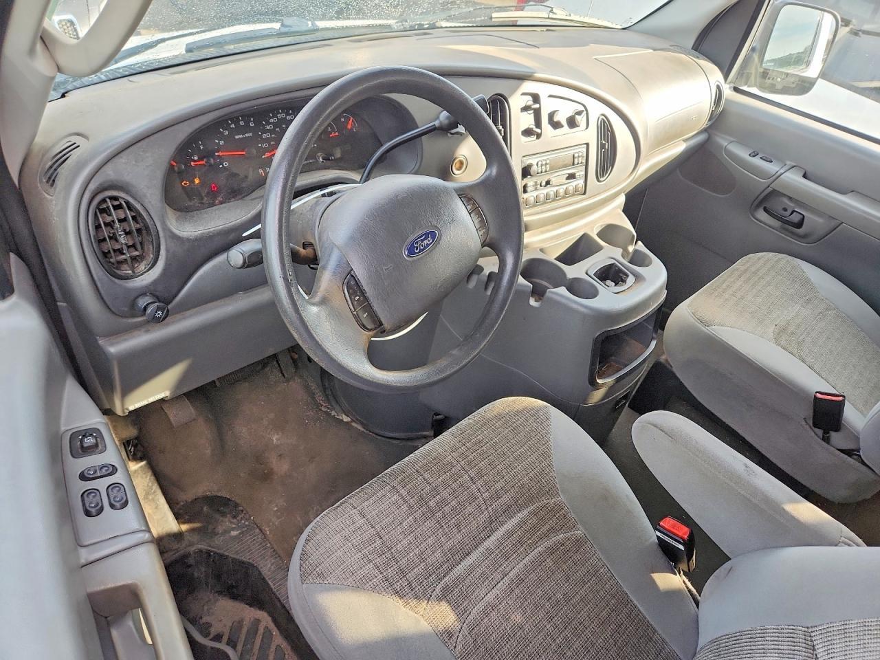 2004 Ford Econoline E350 Super Duty Wagon