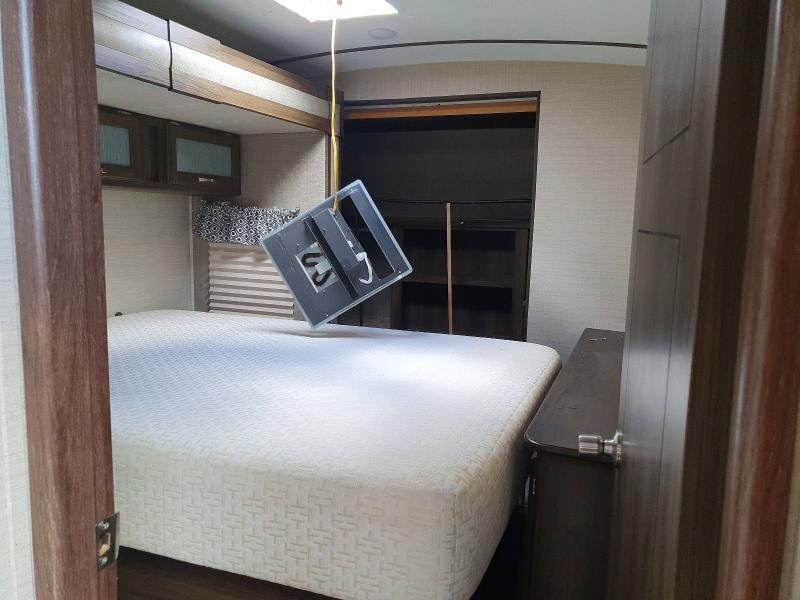 2018 Keystone Premier Camper