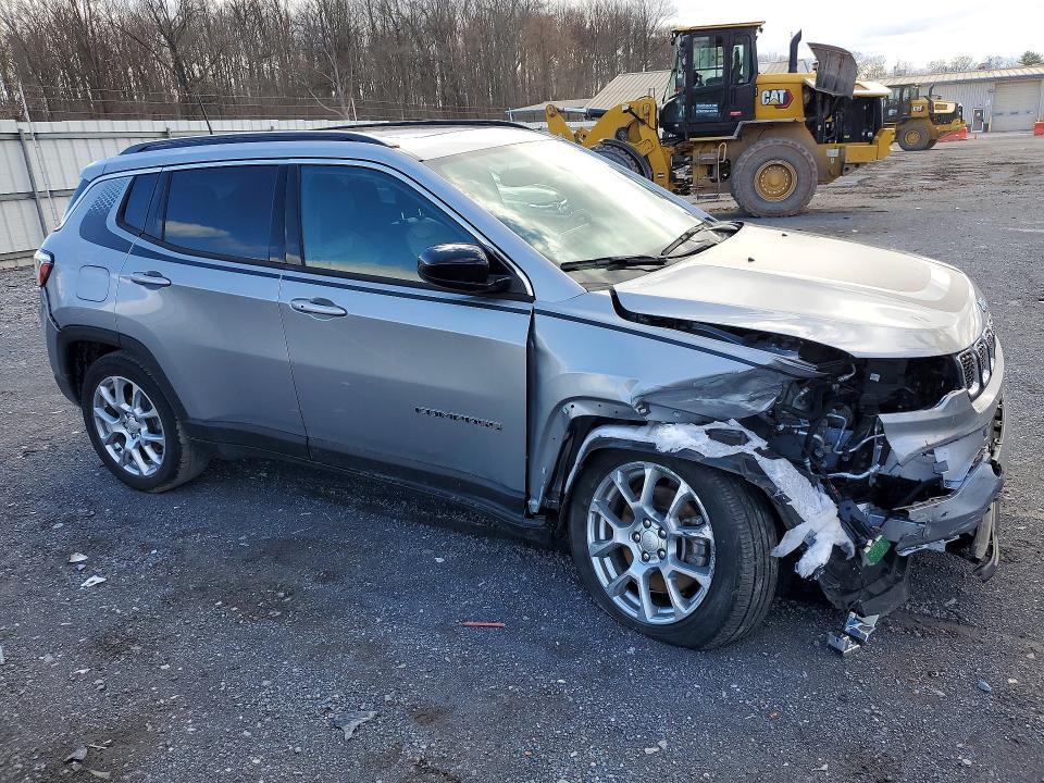 2023 Jeep Compass Latitude lux
