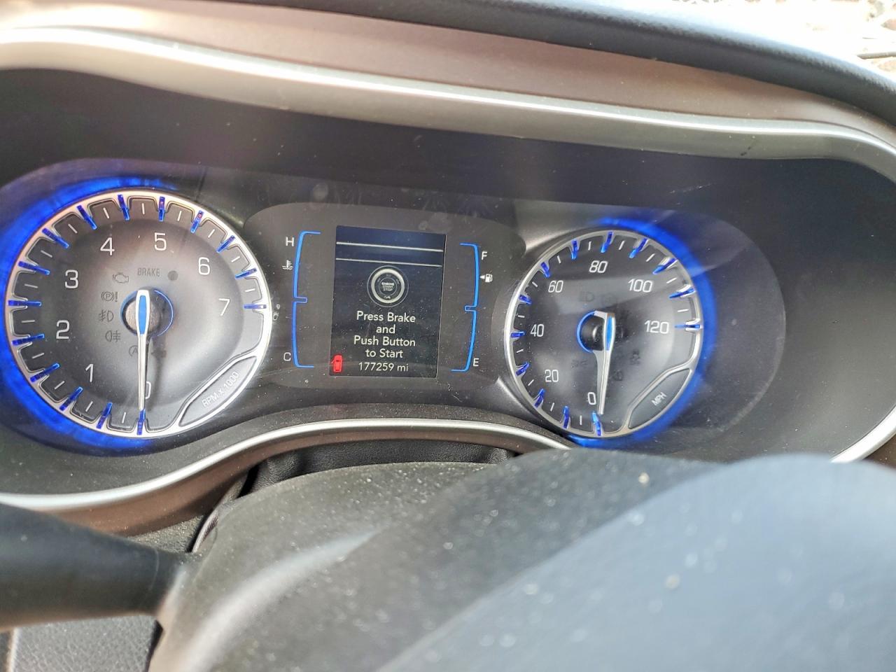 2021 Chrysler Voyager lxi