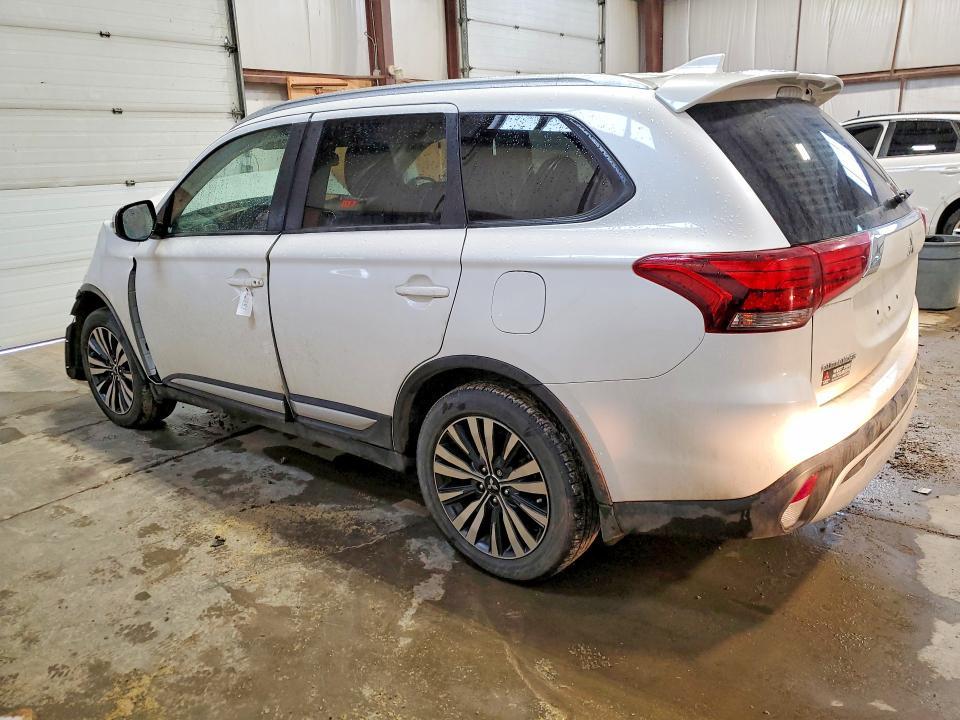 2020 Mitsubishi Outlander es