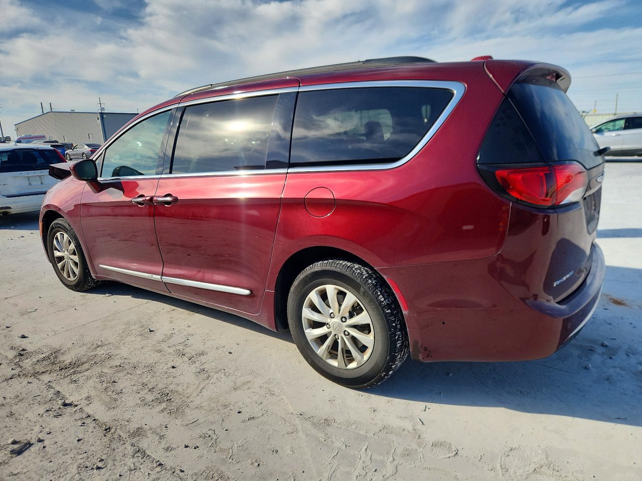 2017 Chrysler Pacifica Touring l