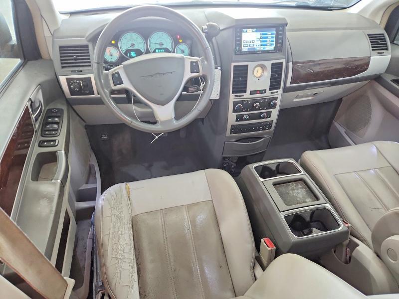 2010 Chrysler Town & Country Touring