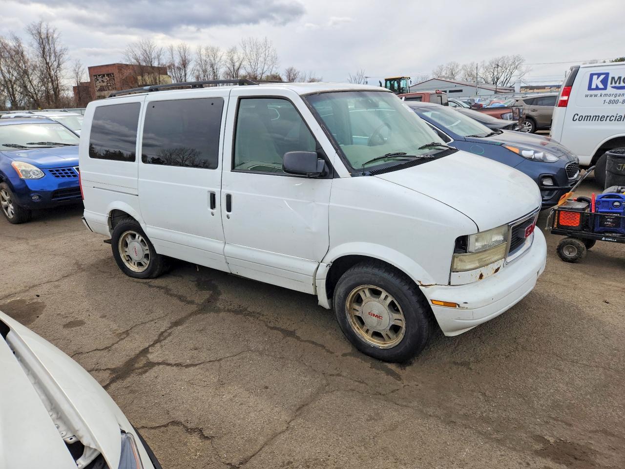 2005 GMC Safari XT