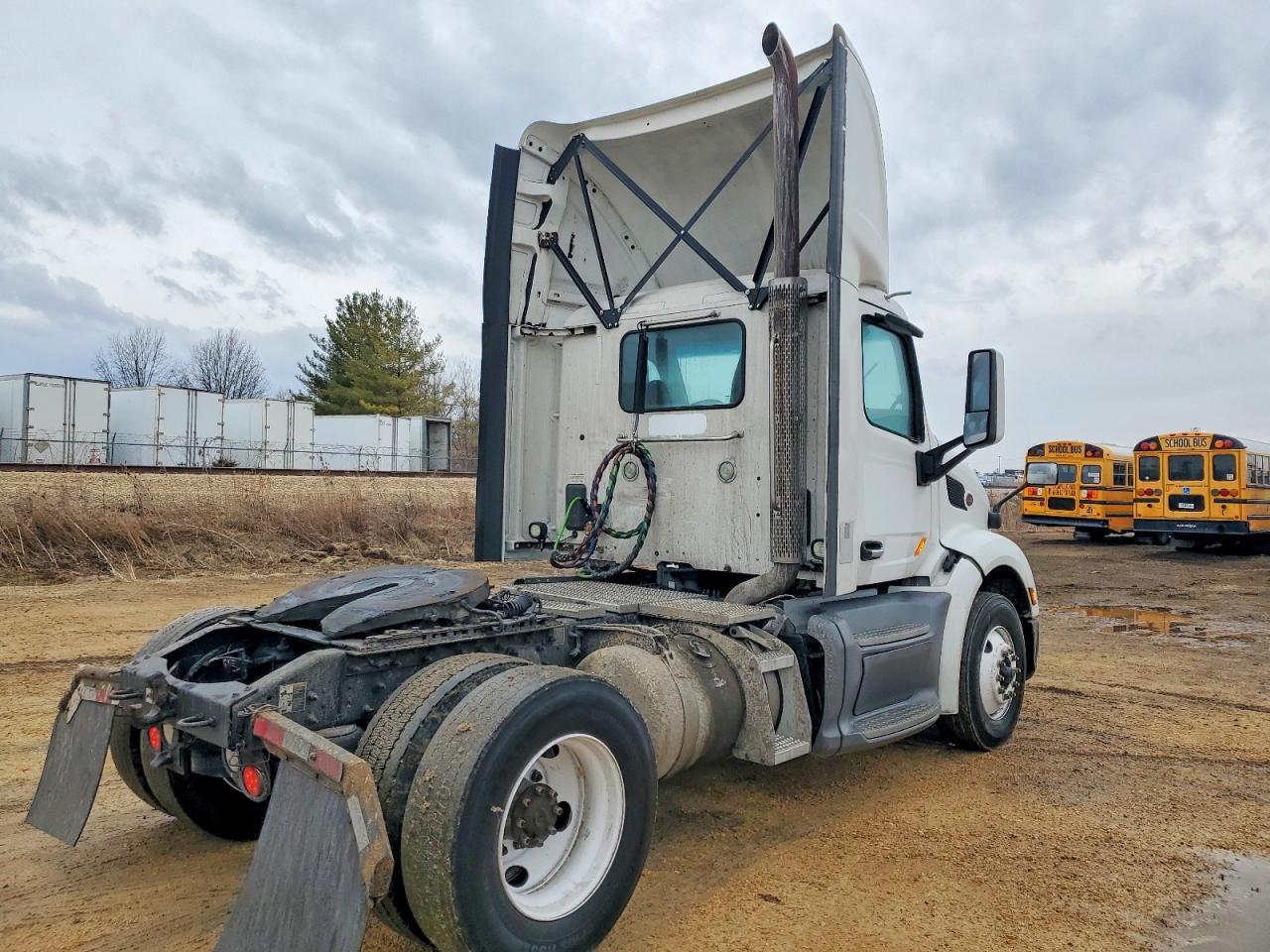 2018 Peterbilt 579 Semi Truck
