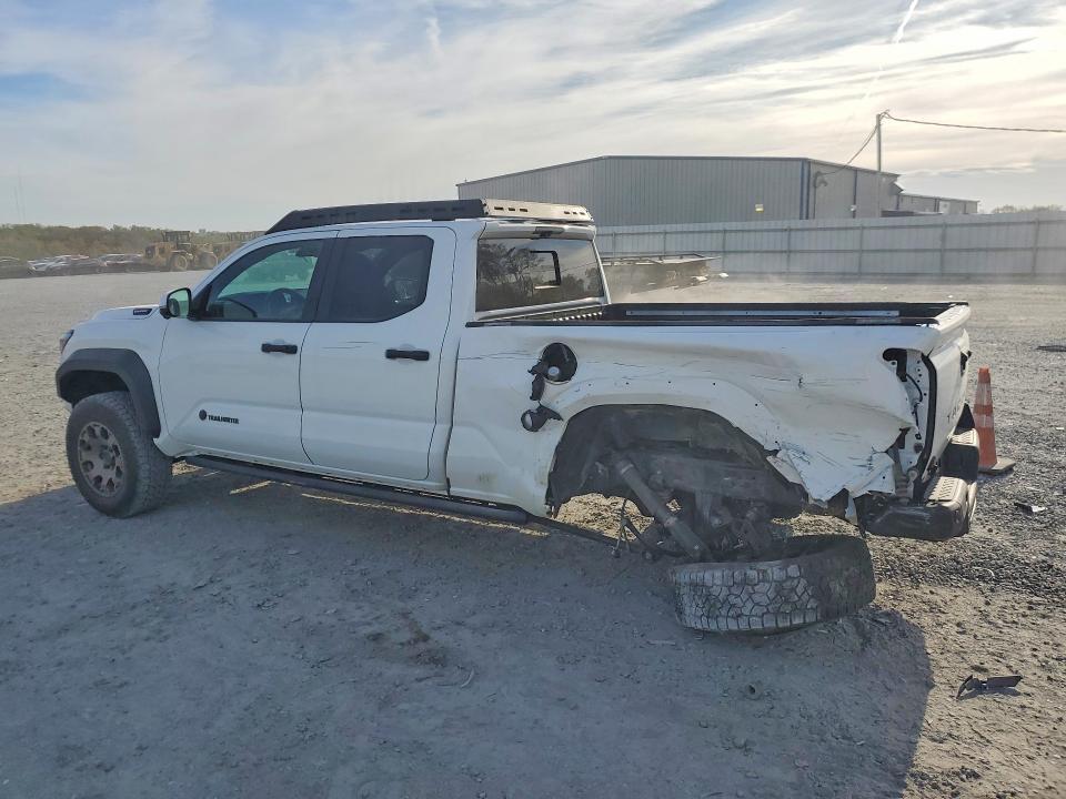 2024 Toyota Tacoma Trailhunter hv