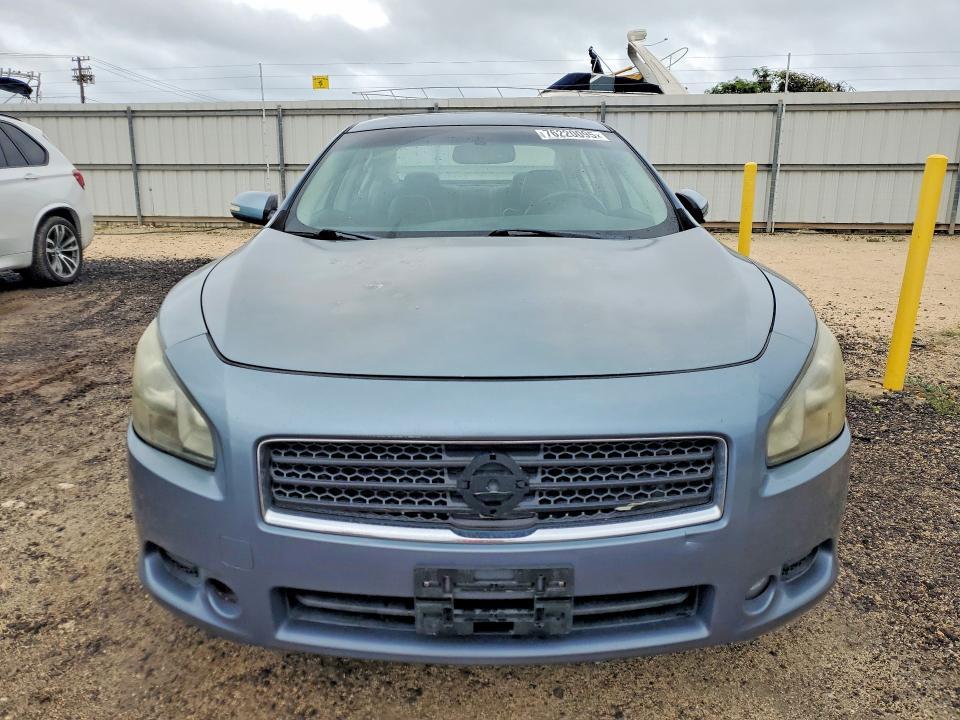 2011 Niss Maxima