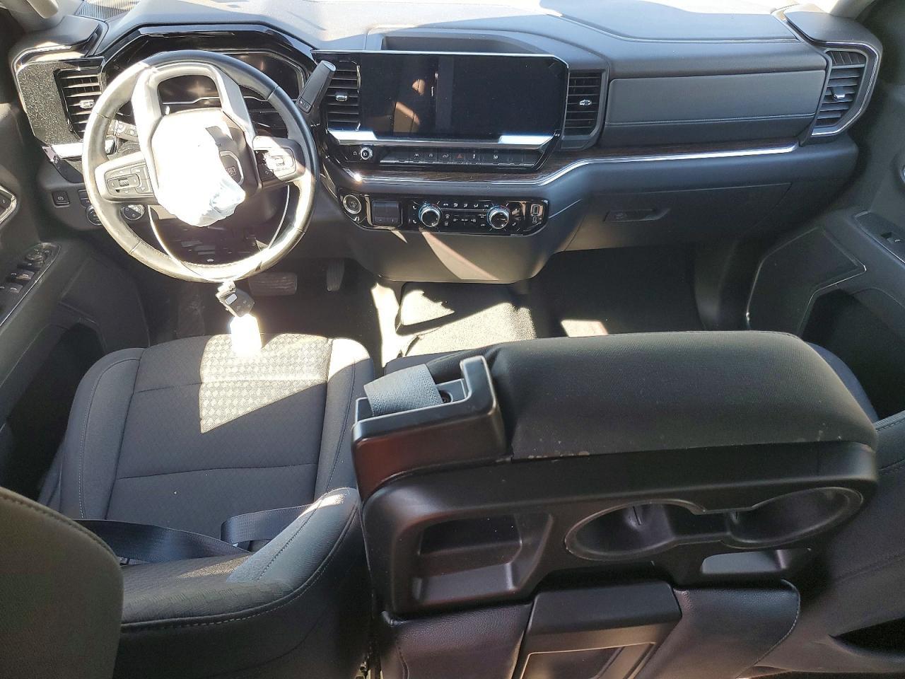 2024 GMC Sierra K1500 SLE