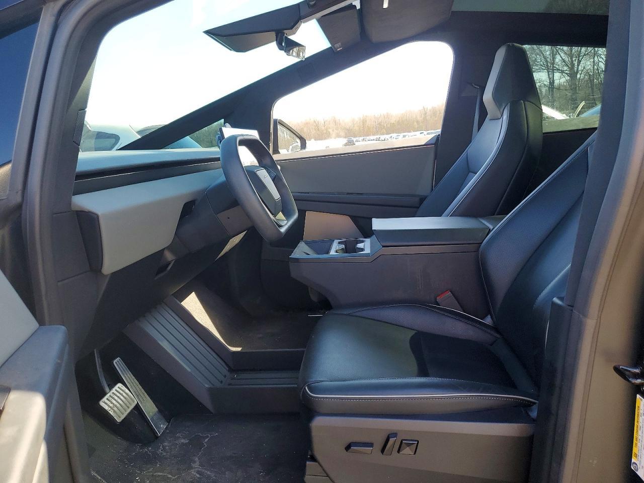 2025 Tesla Cybertruck