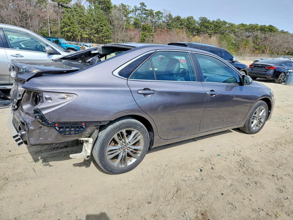 2016 Toyota Camry se