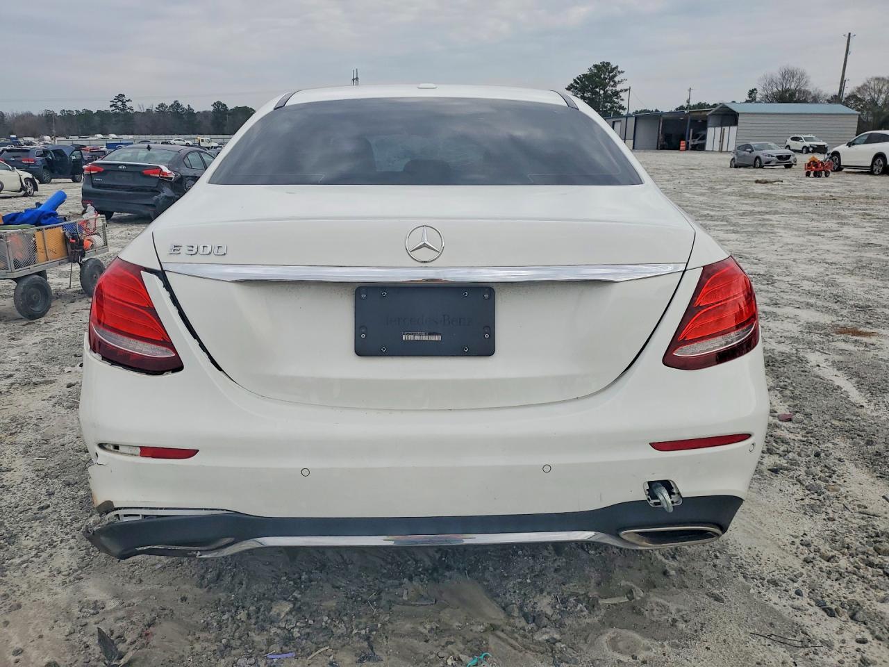 2017 Mercedes-Benz E 300