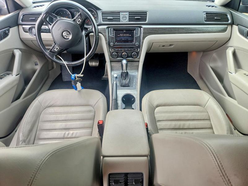 2017 Volkswagen Passat sel Premium