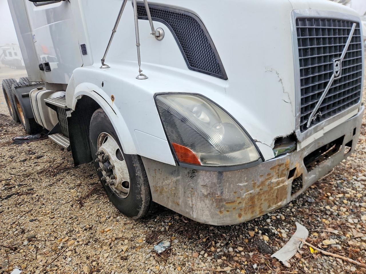 2012 Volv O VNL Semi Truck