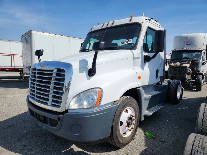 2016 Freightliner Cascadia 125 Semi Truck