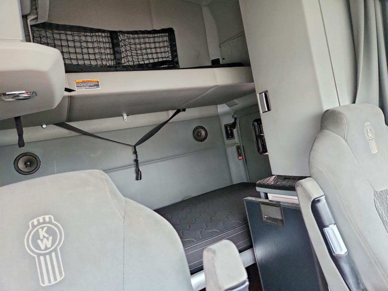 2020 Kenworth T680 Semi Truck