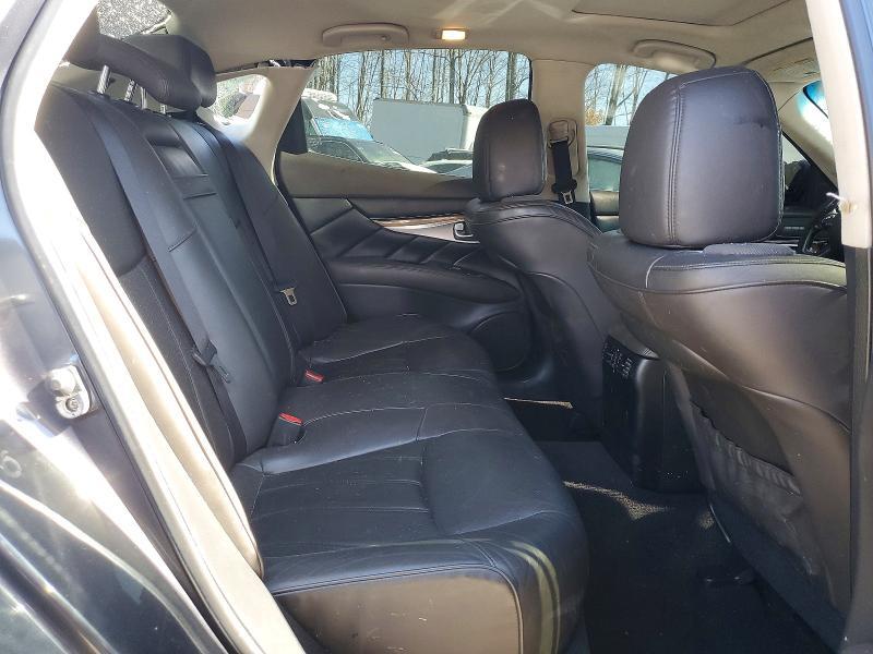 2014 Infiniti Q70 3.7
