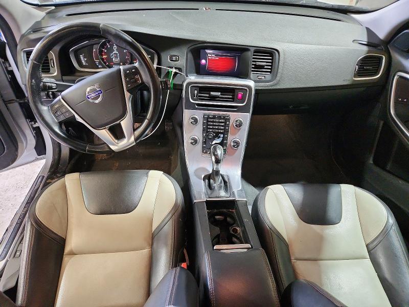2018 Volvo V60 Cross Country Premier