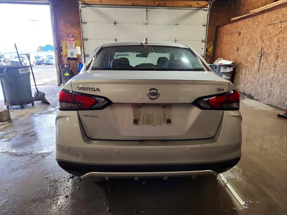 2021 Nissan Versa sv